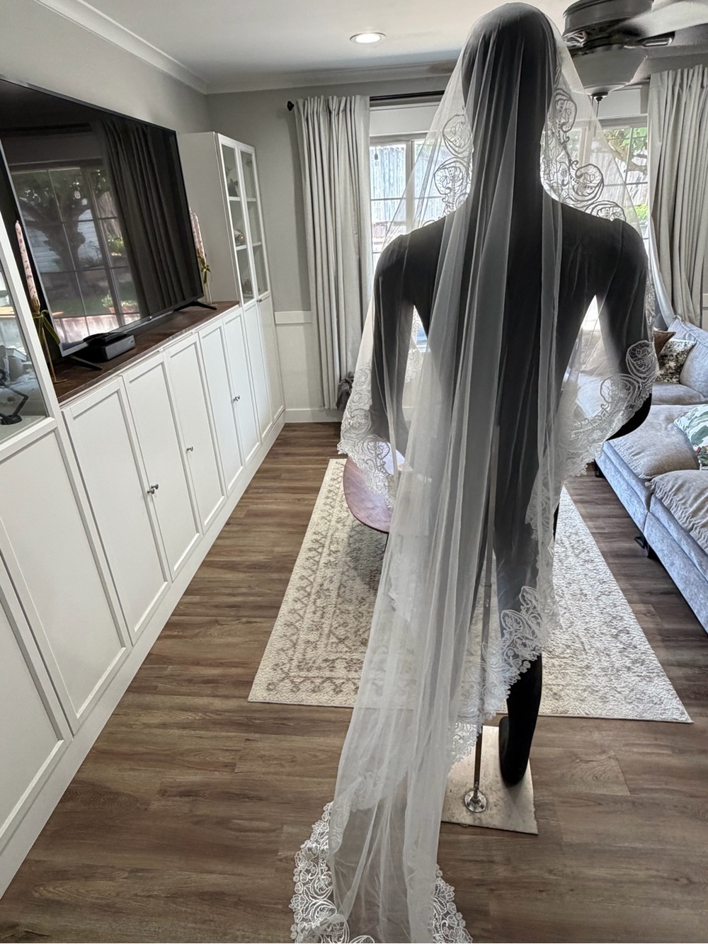 Bridal Lace Edge Veil - White